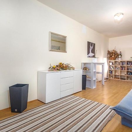 Awesome Apartment In Stara Baska 1 With Kitchen Екстер'єр фото