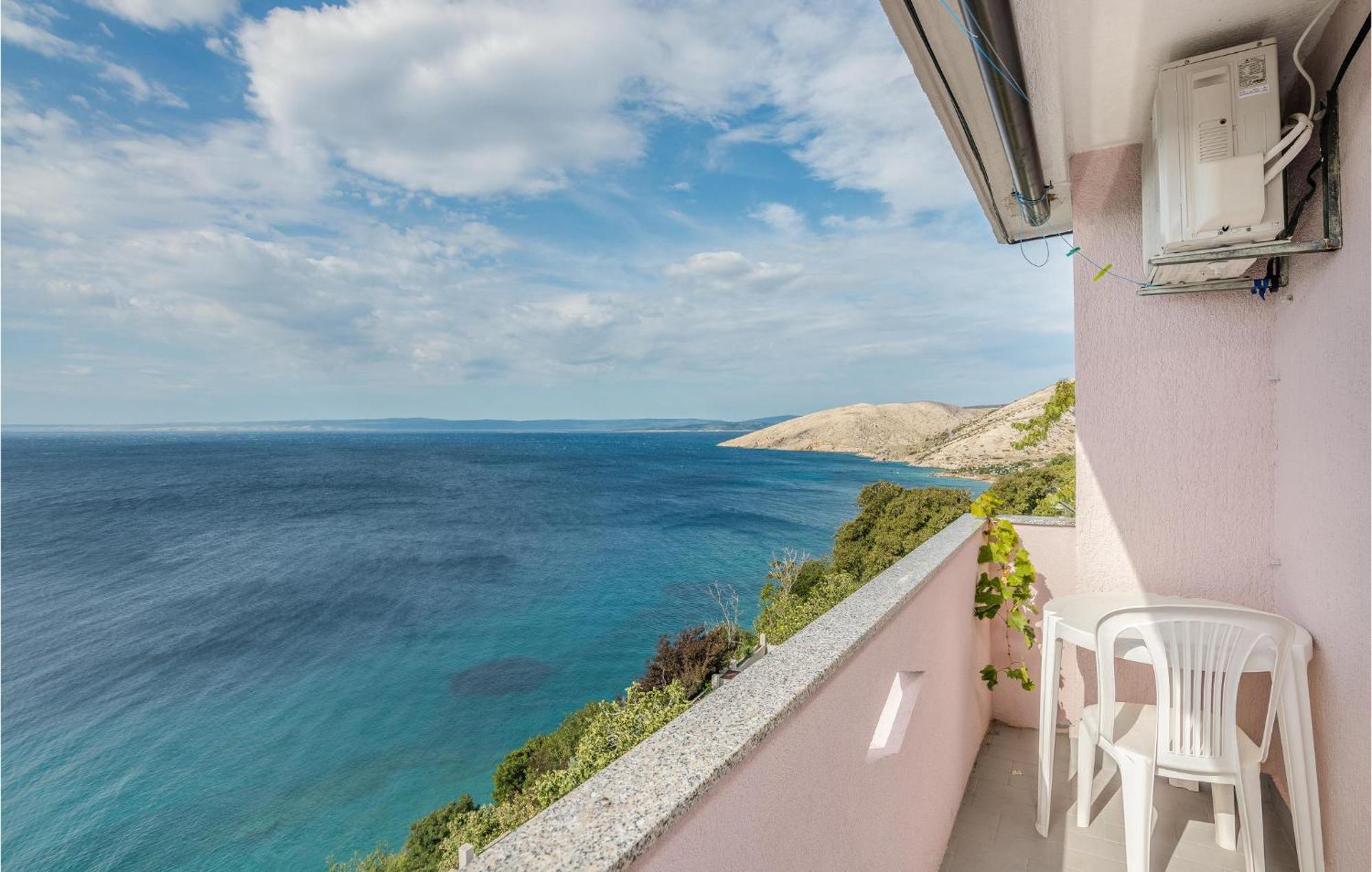 Awesome Apartment In Stara Baska 1 With Kitchen Екстер'єр фото